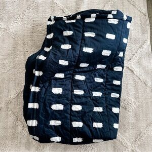 Beddy's Twin Black Quilted Comforter with White Brushstroke Dot Pattern